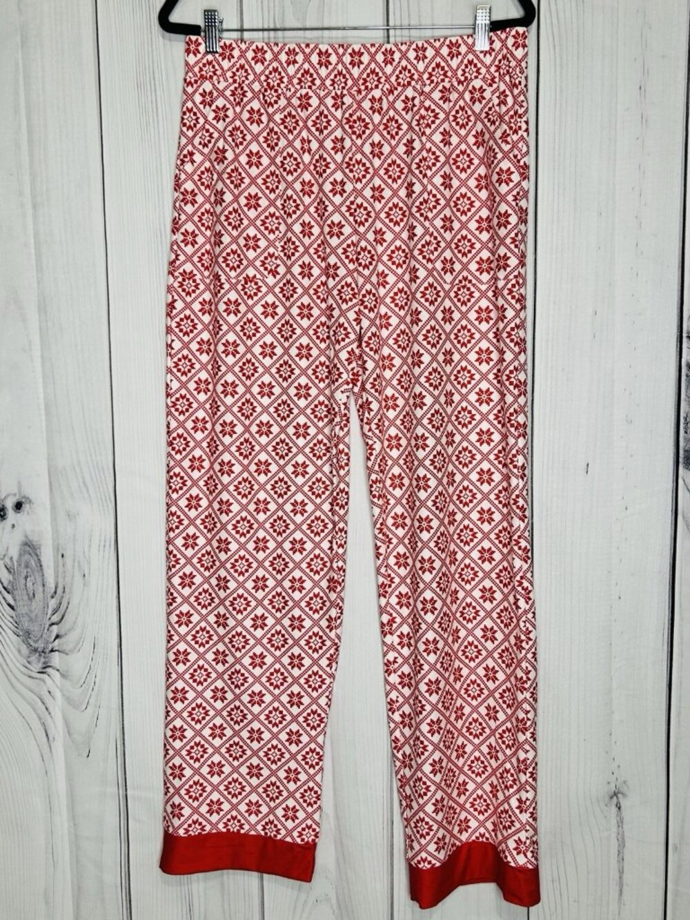 NWOT Makena Lane Red and White Snowflake Christmas Holiday Lounge Pants Sz L